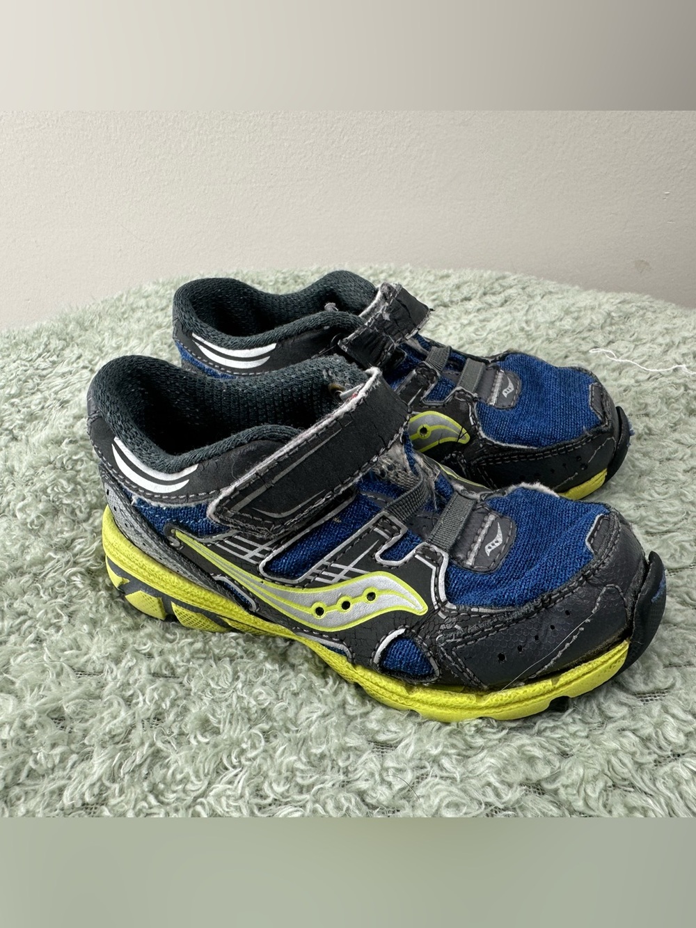 Saucony Kids Navy Blue and Lime Velcro Sneakers - Picture 2 of 8